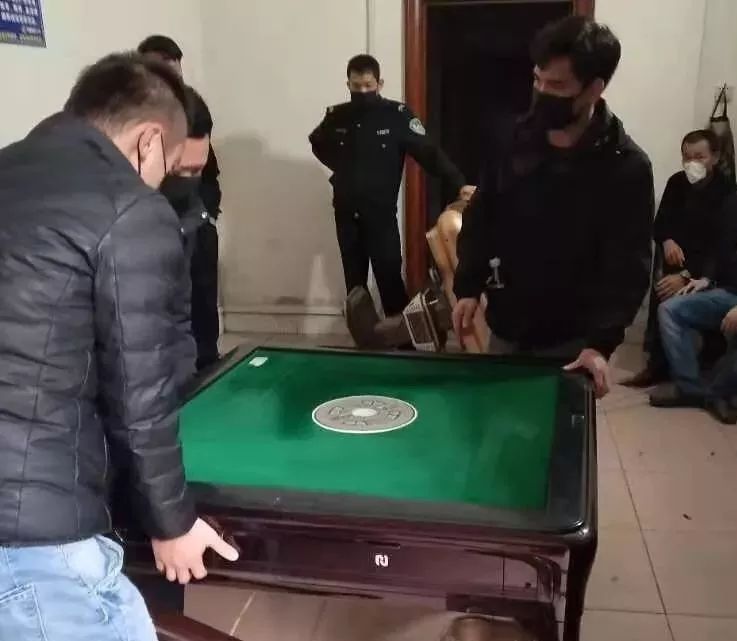 重大通报！欢乐广西麻将变牌神器(其实确实有挂)
