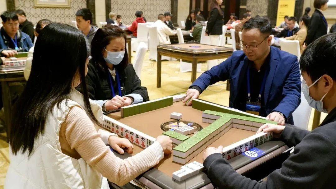 终于懂了！湖南微乐麻将赢牌的技巧(高手讲解技术)